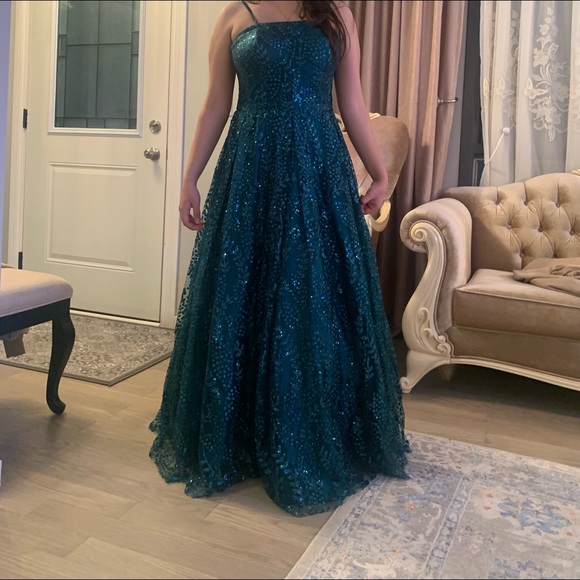 Green Mylenie Lyne Graduation dress - Picture 7 of 9